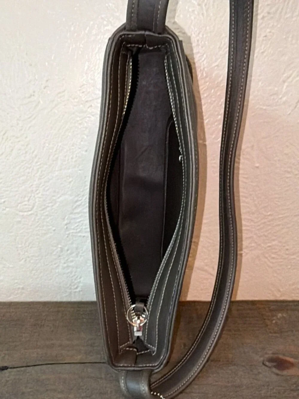Vintage 1999 Coach Bleecker 9309 Gray Glove-Tanned Leather Shoulder Bag Deadstk